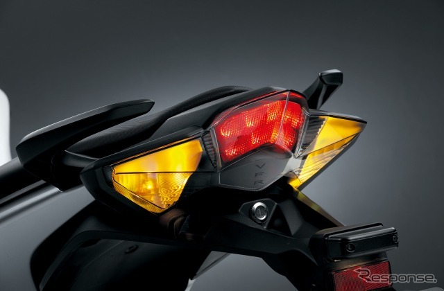 ホンダ VFR1200F テールランプ