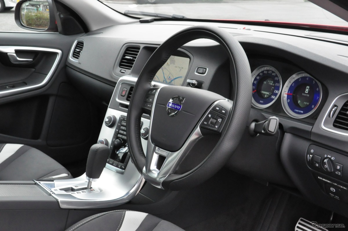 ボルボ S60 T4 R-DESIGN