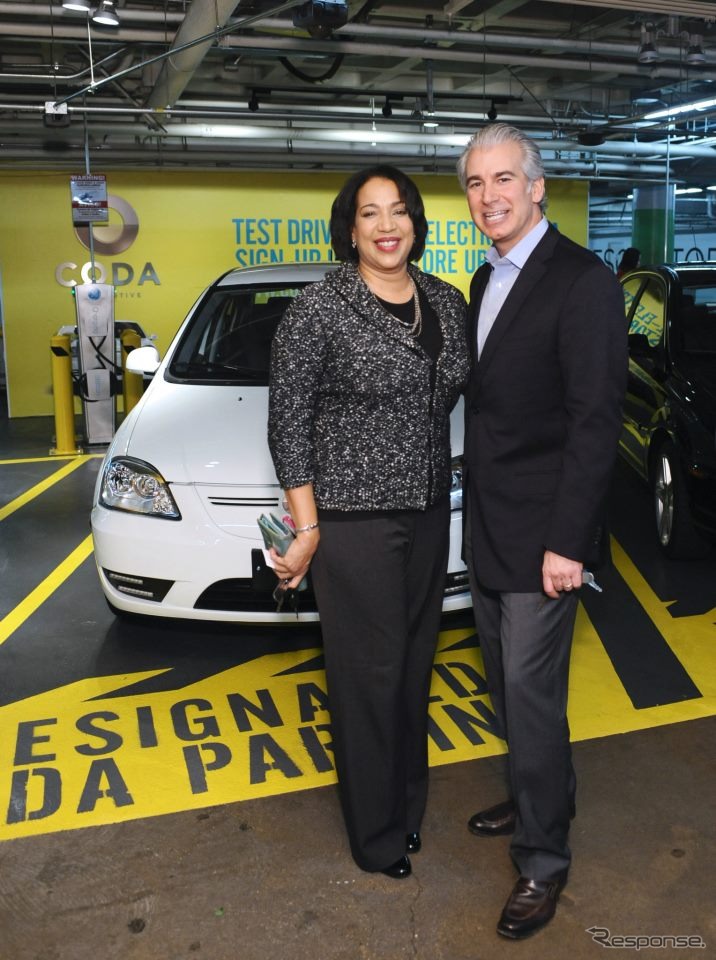 米EVベンチャー、CODAオートモーティブのEV、コーダ セダンの第1号車納車式