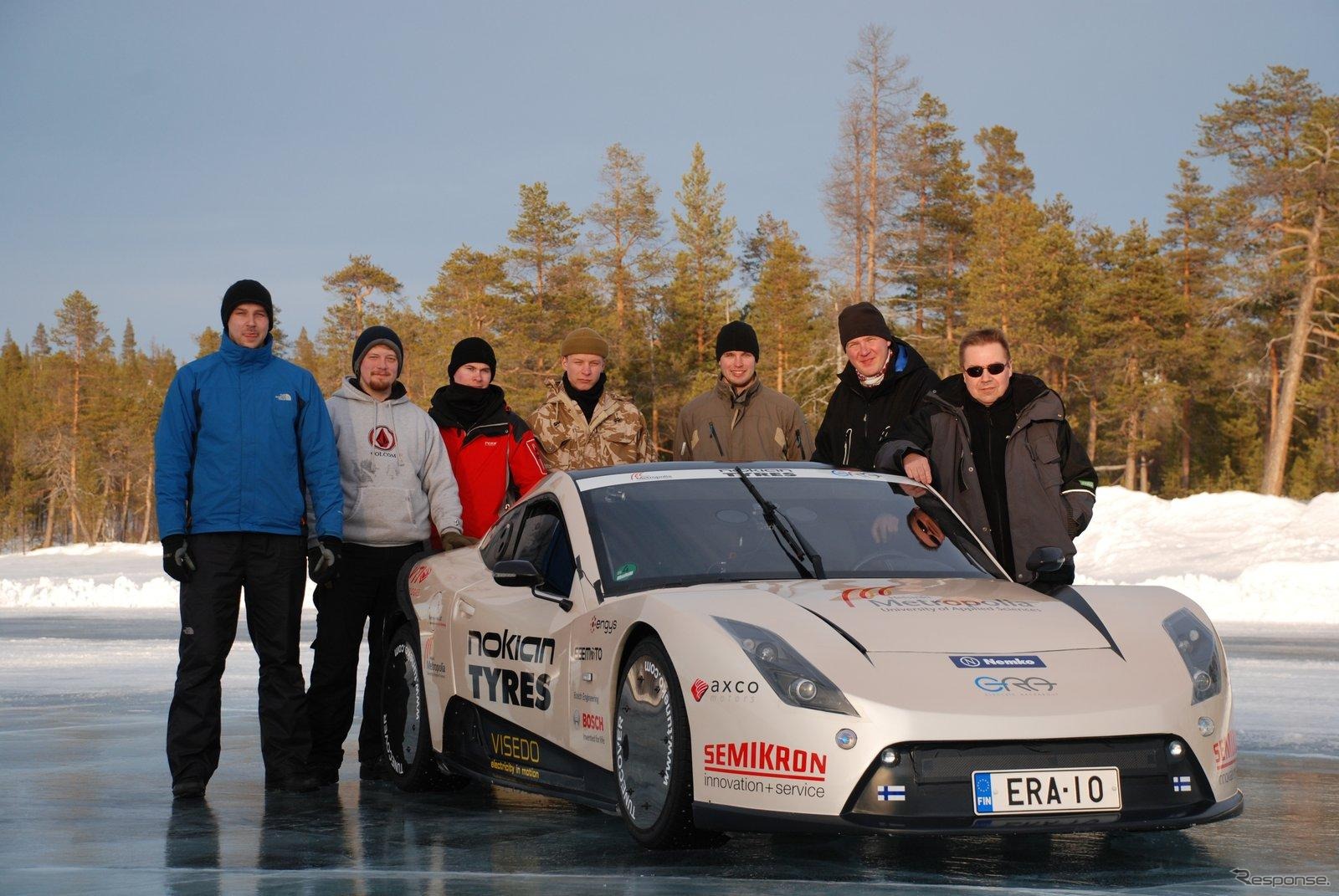ノキアンタイヤを装着したフィンランドのEV、E-RAによる氷上最高速チャレンジ