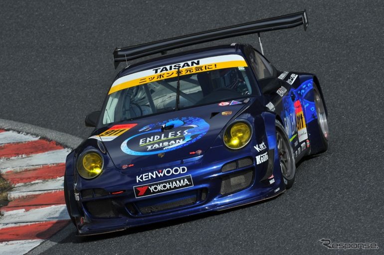 GT300クラス2位のENDLESS TAISAN 911 峰尾恭輔/横溝直輝組