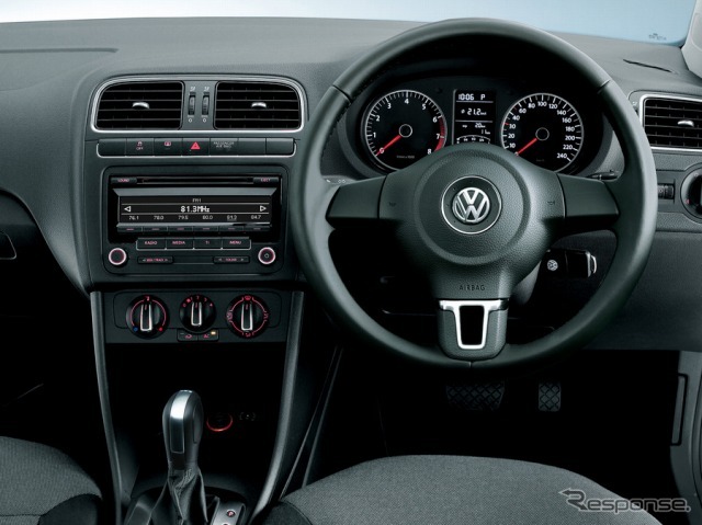 VW ポロ TSIコンフォートライン・ブルーモーションテクノロジー インインパネ