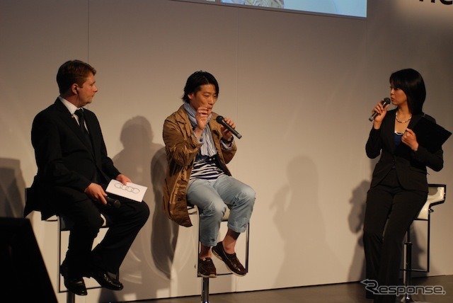アウディAGプロダクトマーケティング担当イェンツ・ディートリッヒ・コトニック氏（右）と建築家・坂尻誠氏（左）とのトークショー