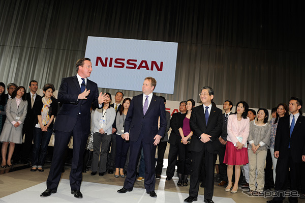 キャメロン首相日産本社訪問（4月10日）