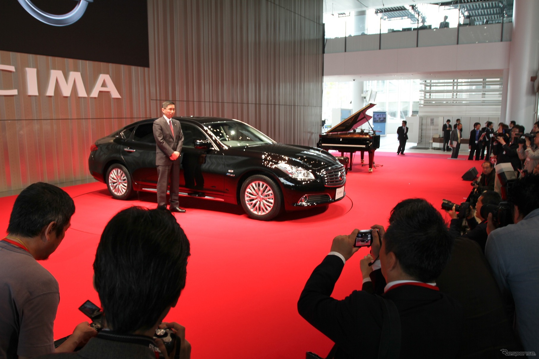 日産シーマ新型発表