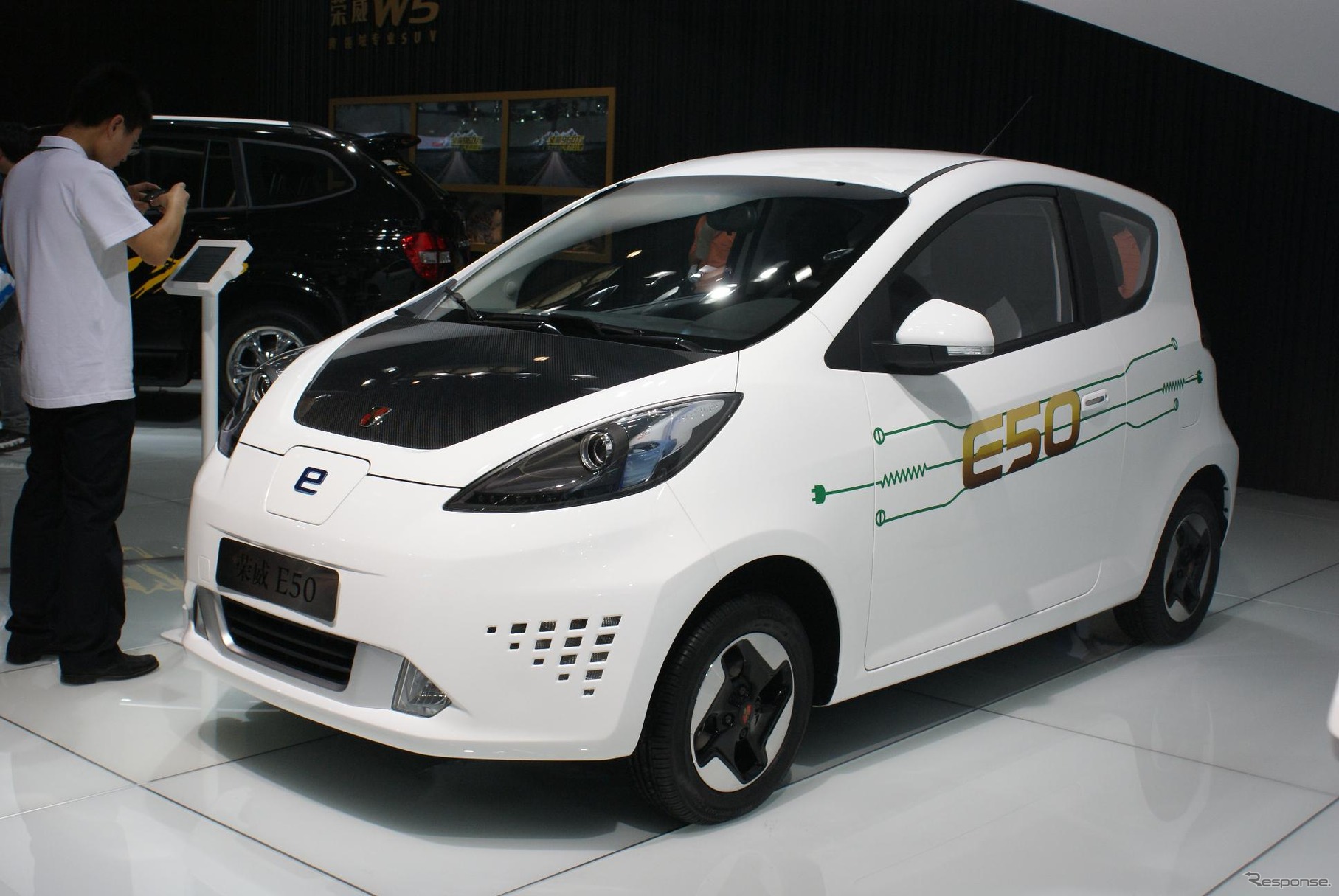 上海汽車の栄威（ROEWE）ブランドの小型EV、E50（北京モーターショー12）