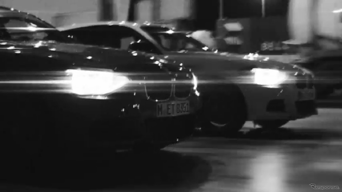2台のBMW M135iがランデブー走行（動画キャプチャー）