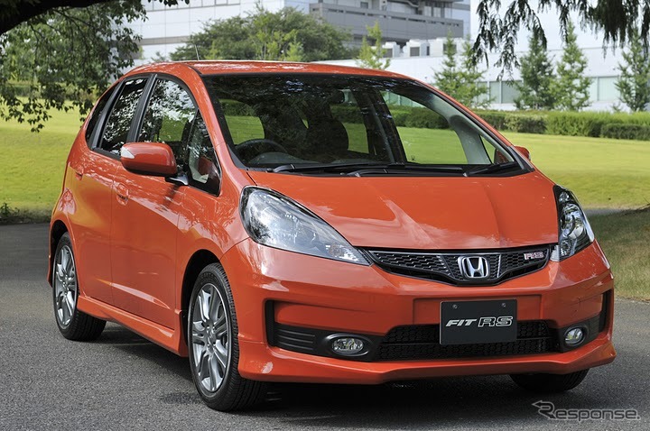 フィットRS