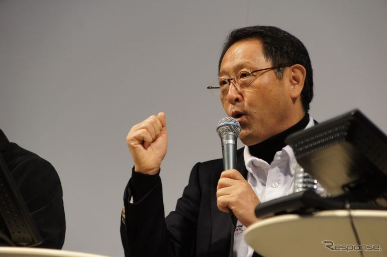 東京モータショー11で開催されたトークショーで、思い出の車に”ハコスカ”を挙げた豊田社長。