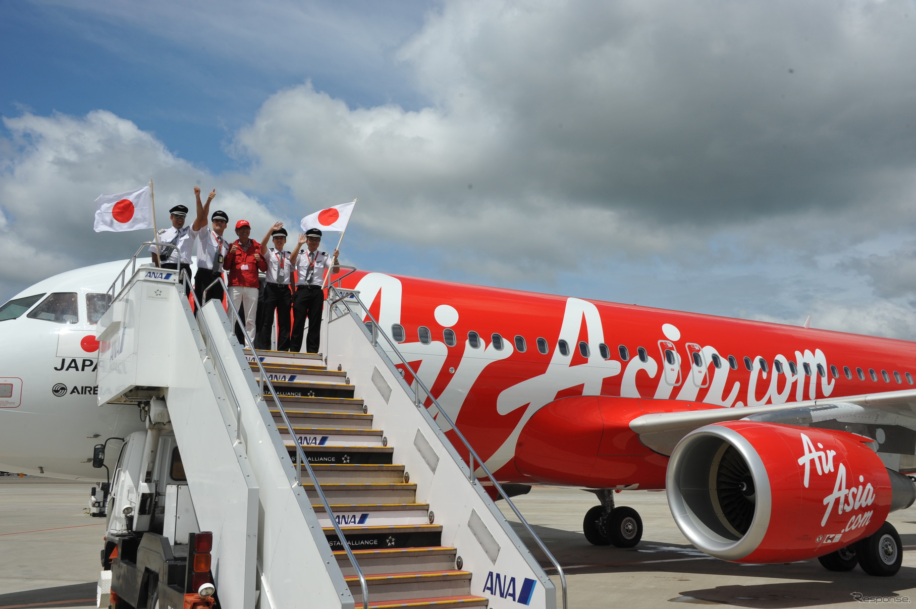 日本到着となるエアアジア・ジャパンの新造機。機体はエアバスA320（11日・成田国際空港）