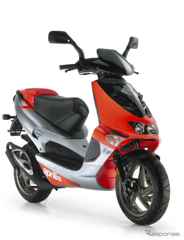 アプリリアが2004年型SR50発売