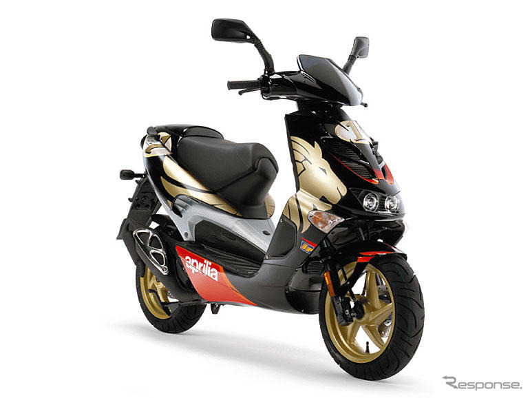 アプリリアが2004年型SR50発売