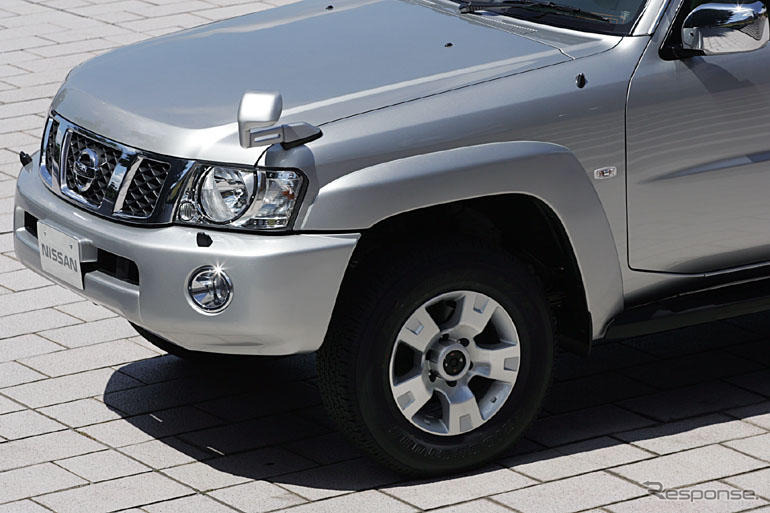 日産サファリ、エクステリアデザインを欧州仕様に統一