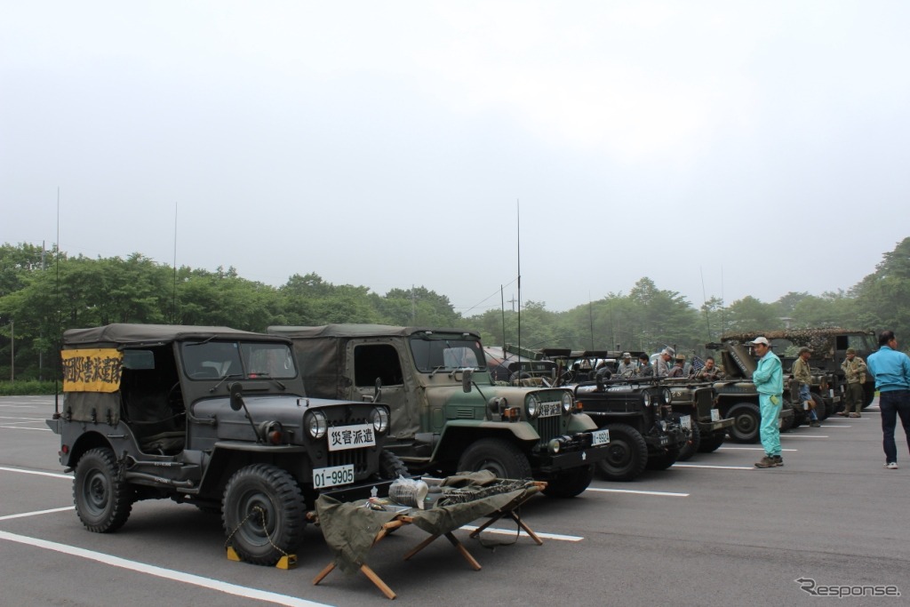 スプレンドーレ・ピクニック開催　ジープなどの軍用車たち