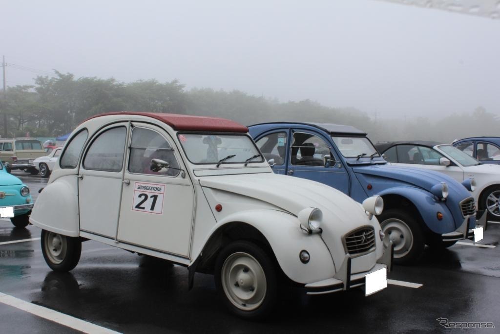 スプレンドーレ・ピクニック開催　シトロエン・2CV