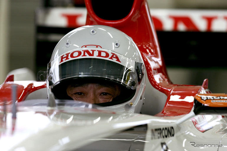 【ホンダミーティング】疾走写真蔵…福井社長、F1マシンをドライブ!!