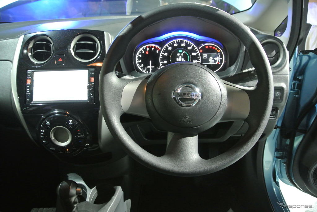 日産自動車 新型ノート ワールドプレミア