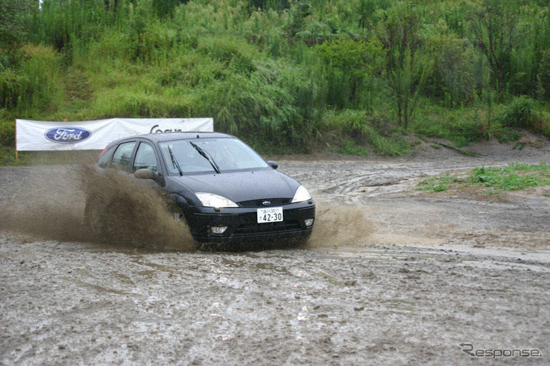 【WRCラリージャパン】フォード参戦記者発表会…同乗走行