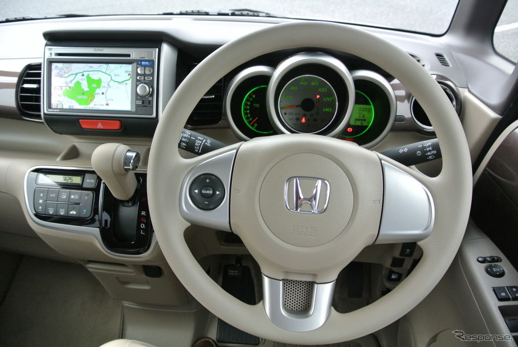 ホンダ N BOX + ツートンカラースタイル