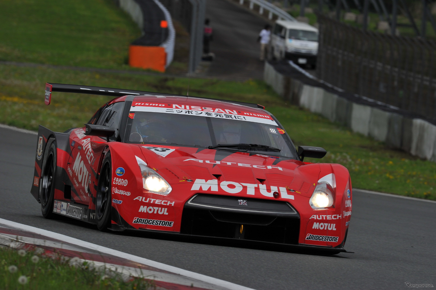本山哲/ミハエル・クルム組のMOTUL AUTECH GT-R