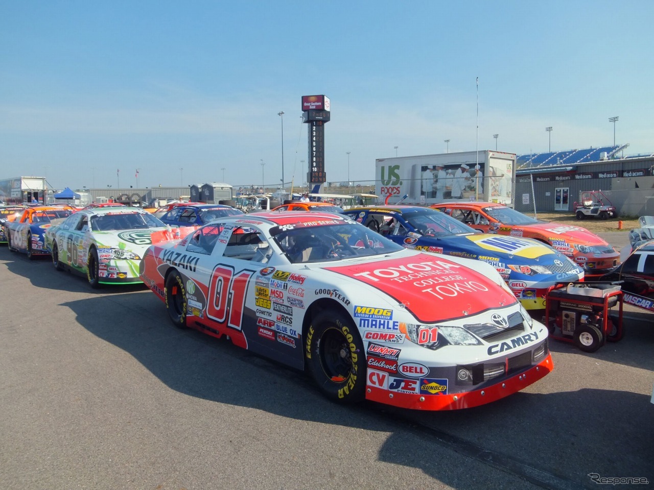 NASCARに参戦したトヨタ東京自動車大学校と米NTIのコラボチーム