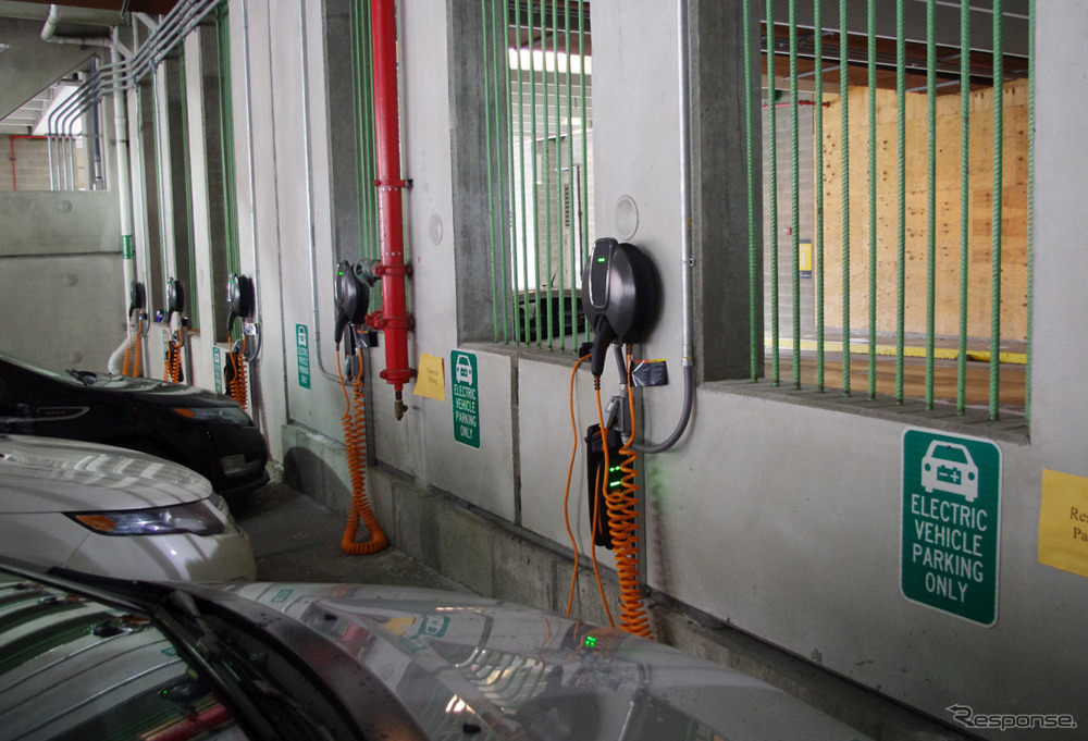 シボレー・ボルト用の充電器