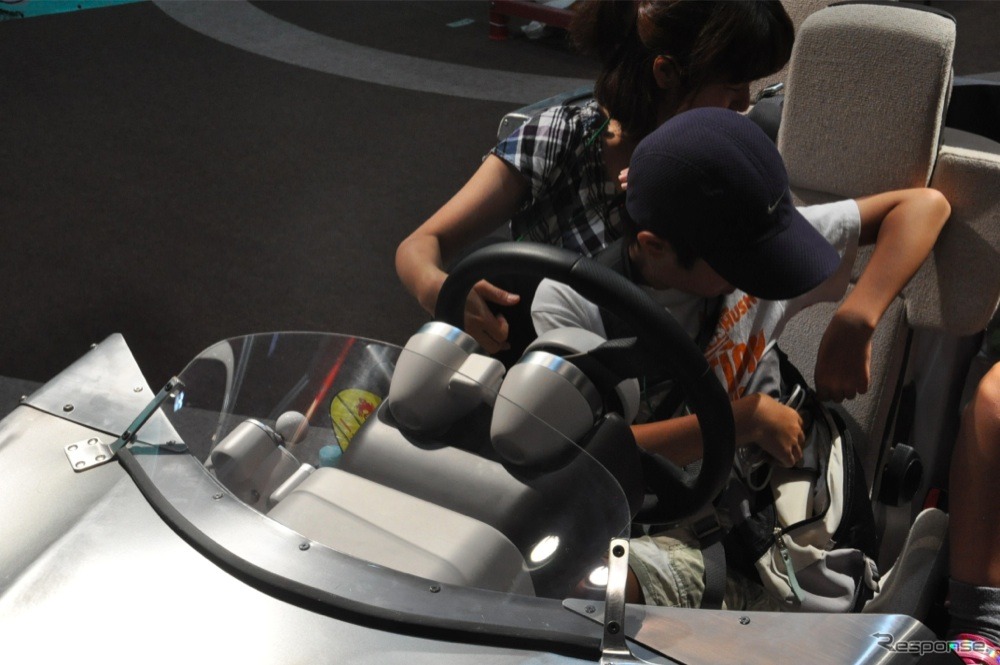 トヨタ自動車の新たなCamatte。鈑金の匠が手作りでボディを作り上げた。