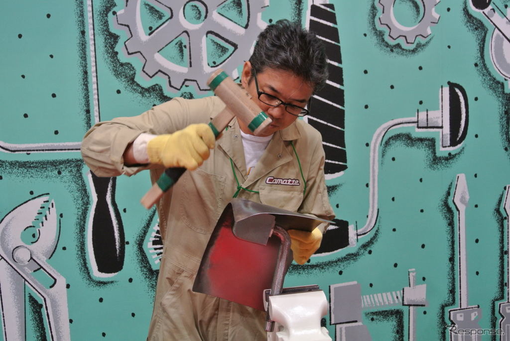 ぼうず床による絞り加工