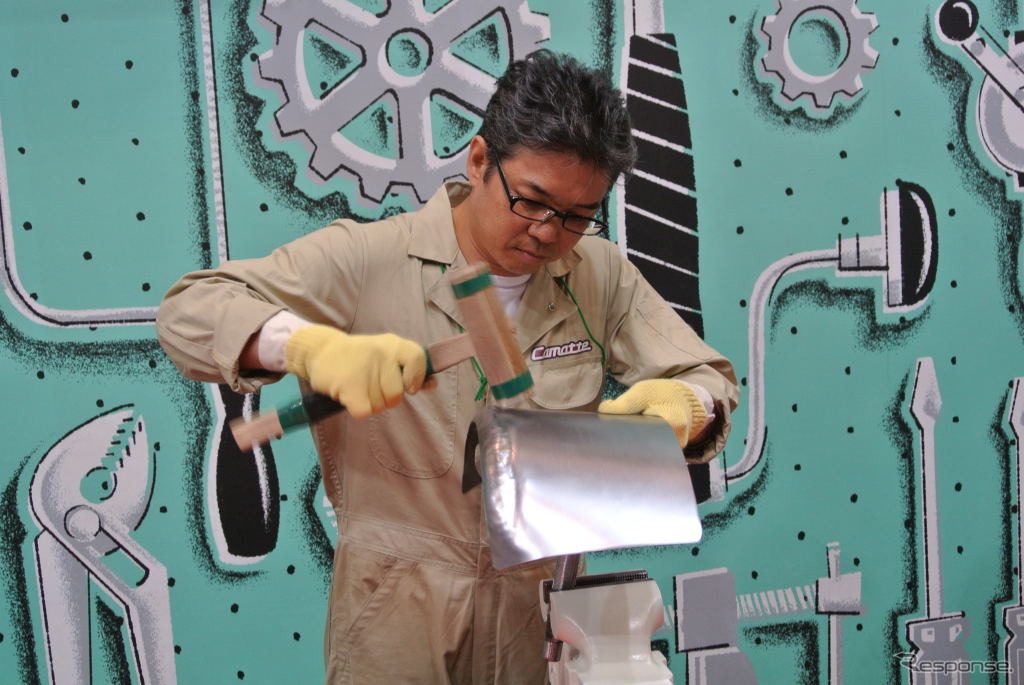 ぼうず床による絞り加工