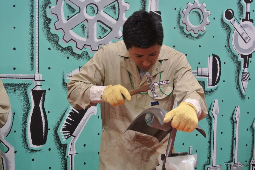 ならしハンマーを使った歪み取り