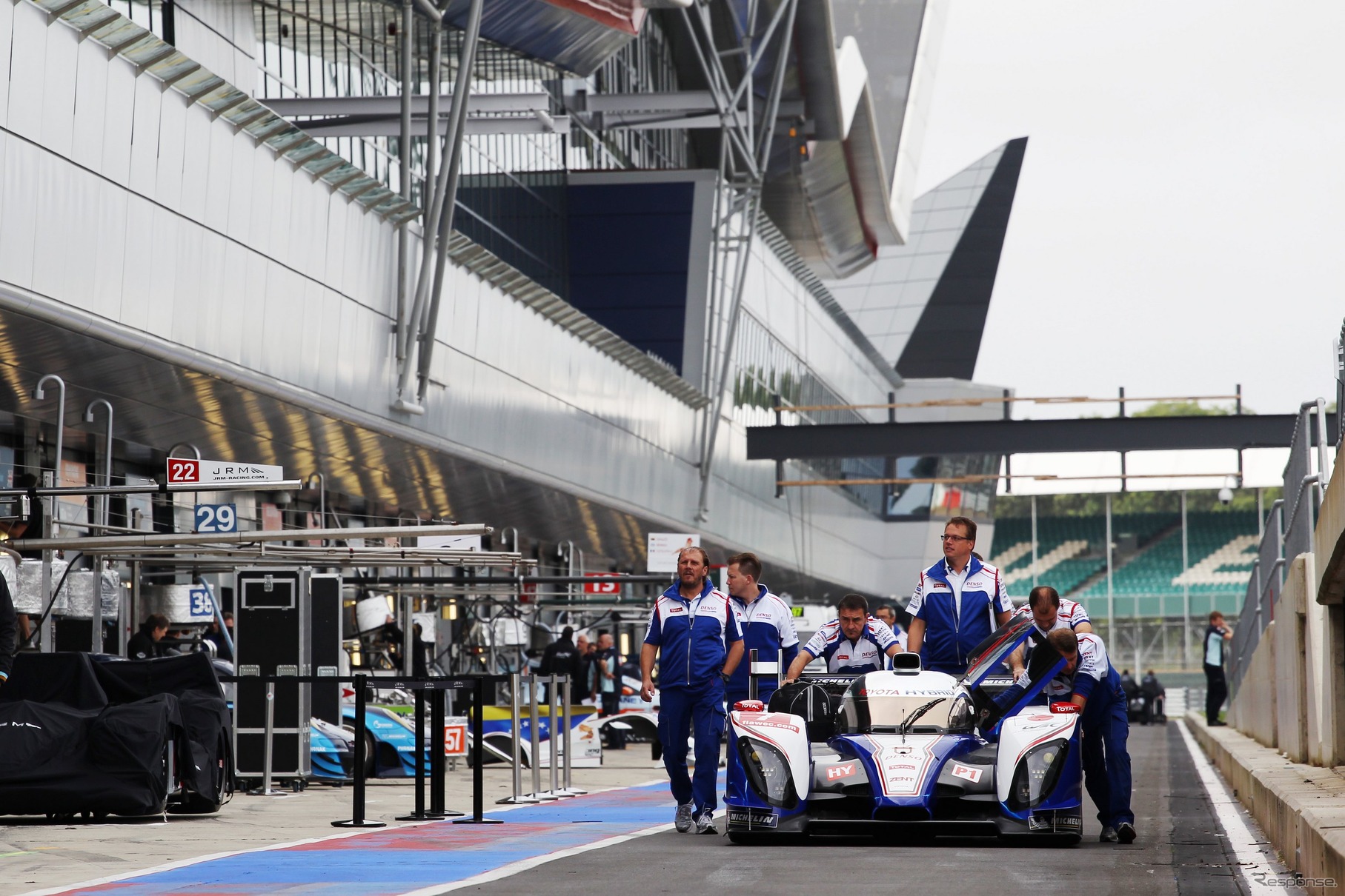 【WEC 第4戦】トヨタとアウディ、大接戦のハイブリッド対決はR18 e-tronに軍配