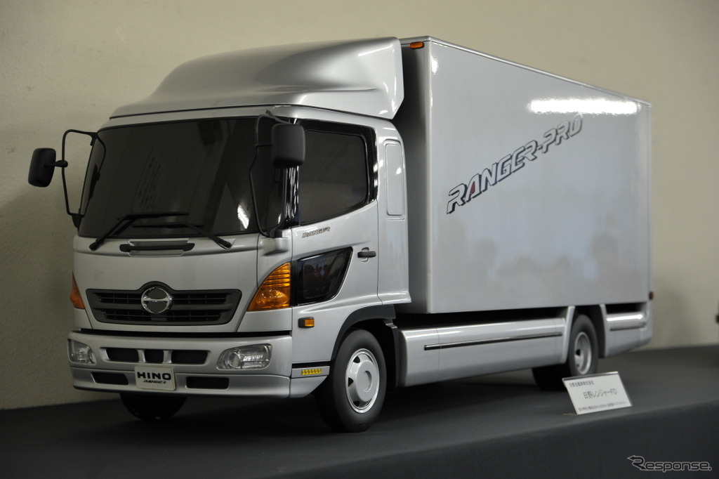 日野自動車 日野レンジャーのモデル。トラックのモデルはコアなファンが多い