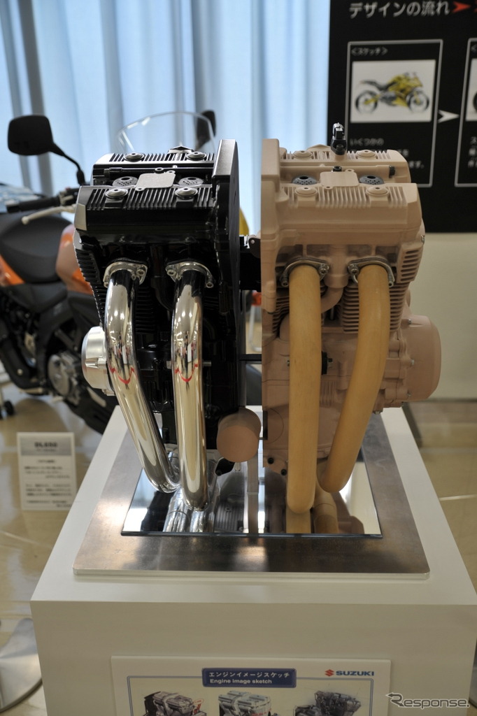 スズキ GSX1400のエンジンモデル、左が塗装後、右は塗装前。実は両方モデルであった