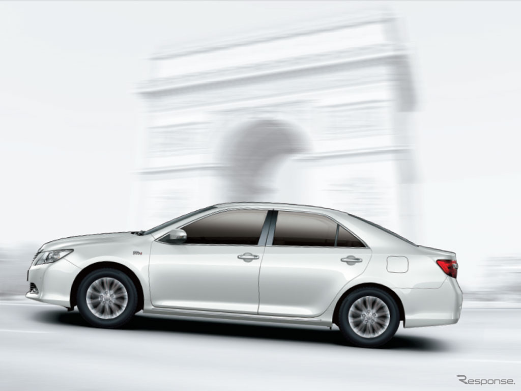 新型トヨタ カムリ（インド仕様）