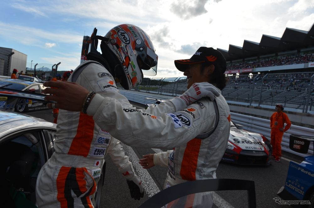 GT300クラス優勝の『HANKOOK PORSCHE』影山正美/藤井誠暢組