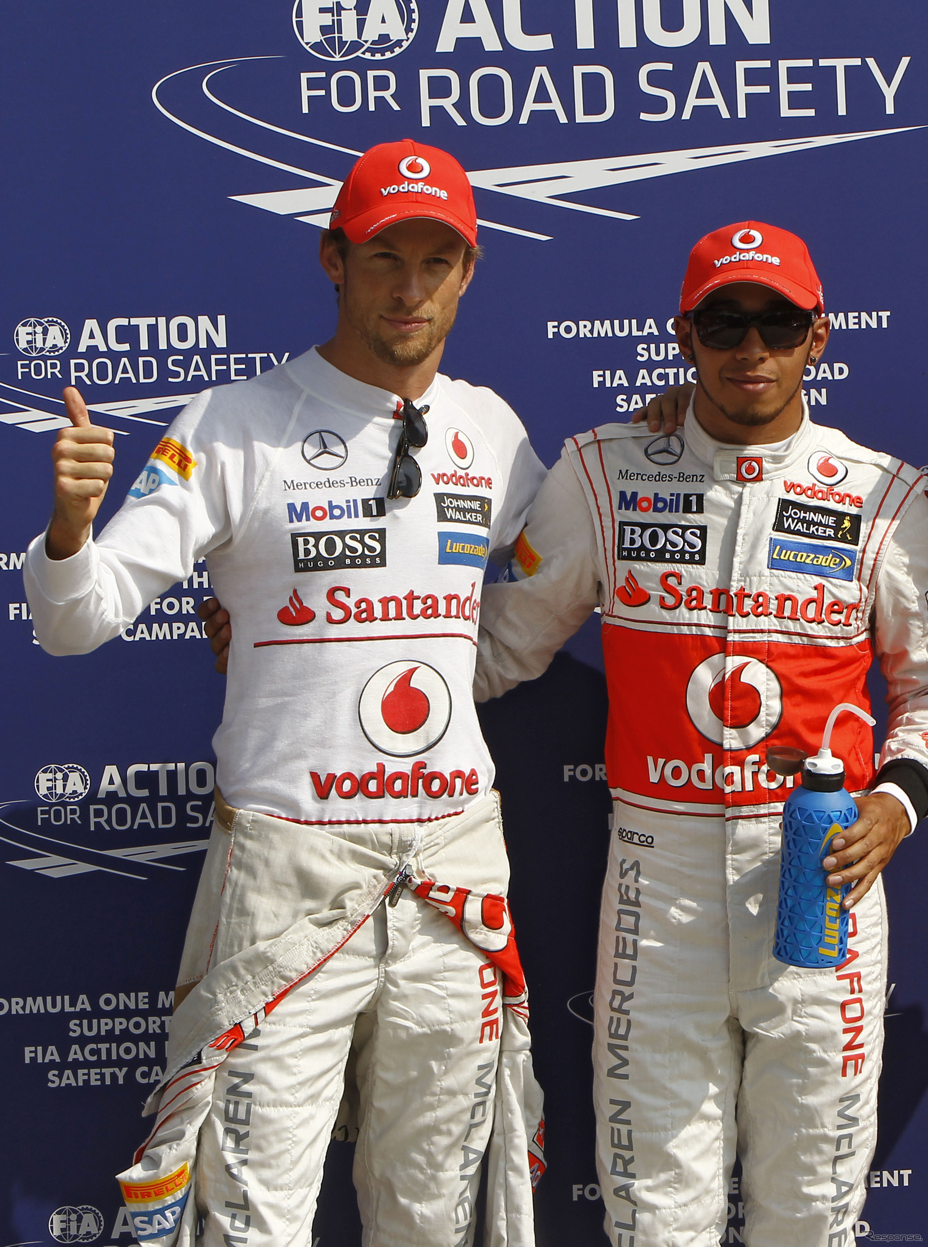 イタリアGPでポールポジションを獲得したマクラーレンのルイス・ハミルトンとジェンソン・バトン