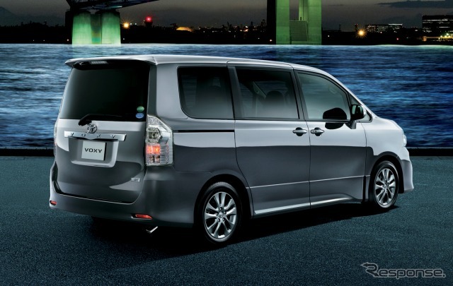 トヨタ・ヴォクシー ZS“煌III