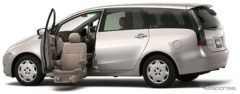 【東京モーターショー04】グランディス助手席ムービングシート