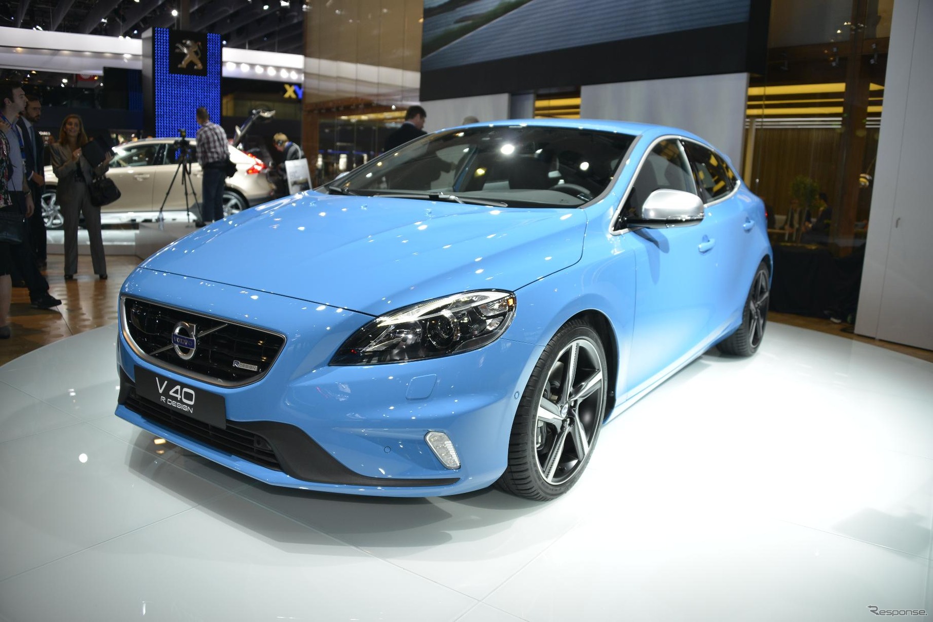 新型ボルボ V40 の Rデザイン（パリモーターショー12）