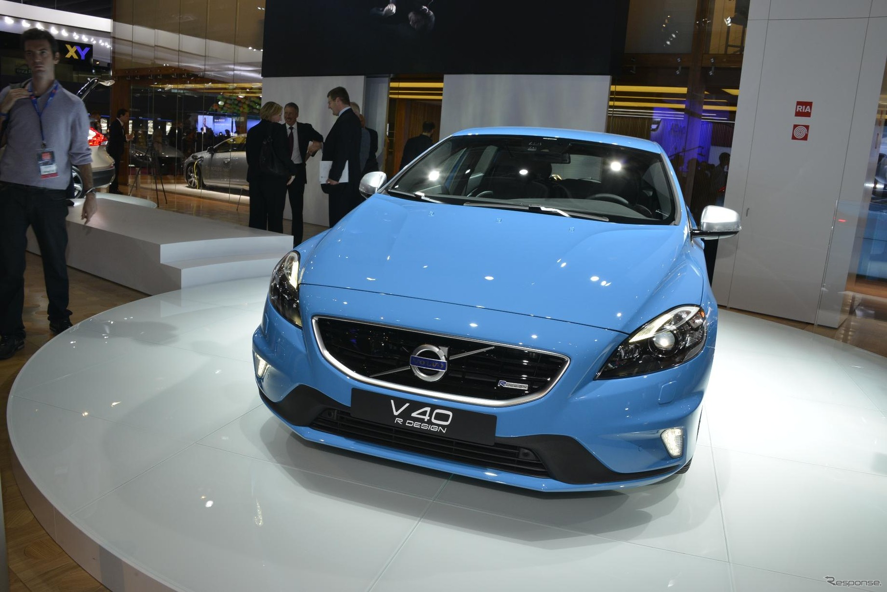 新型ボルボ V40 の Rデザイン（パリモーターショー12）