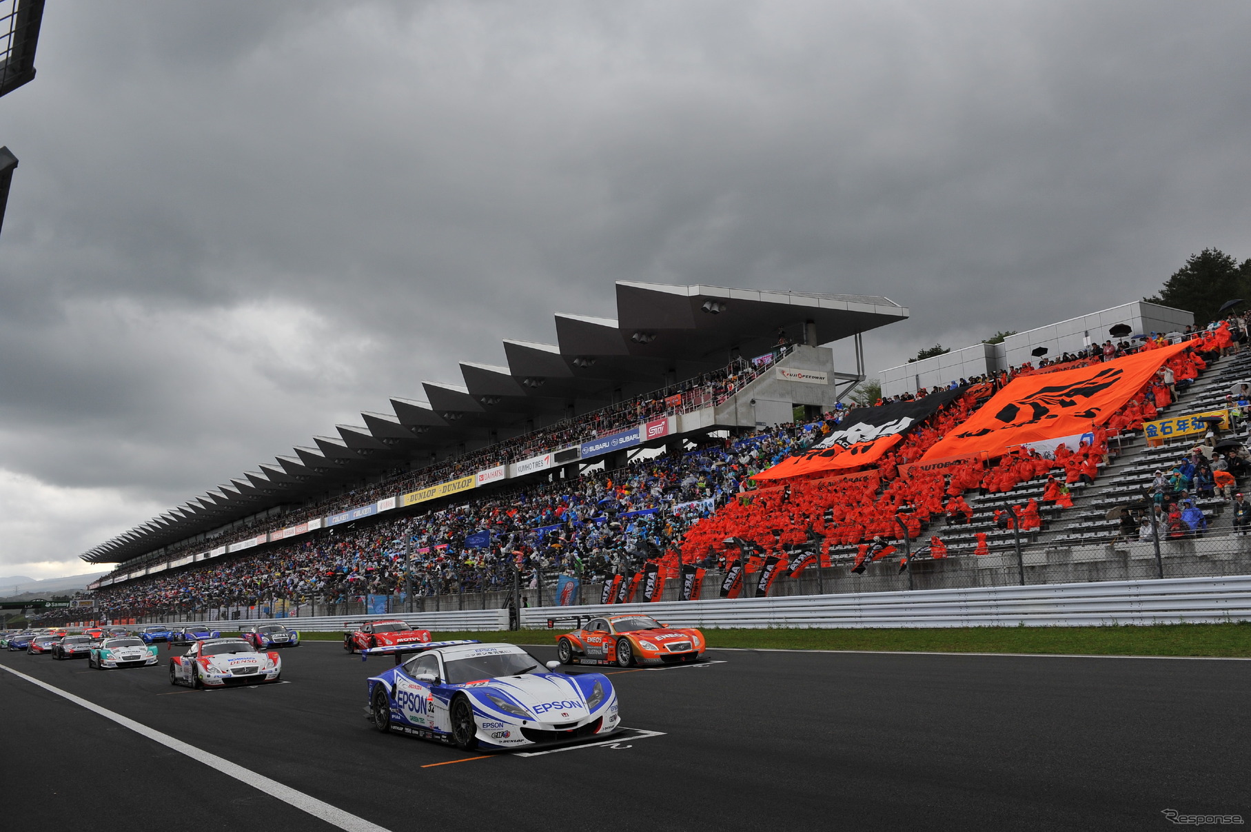 毎戦、多くの観客が詰めかけるSUPER GT（写真は富士スピードウェイ）。