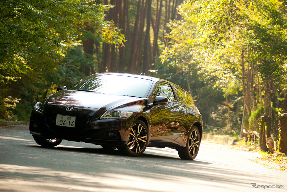 ホンダ CR-Z α、ボディカラー：プレミアムノーザンライツバイオレット•パール