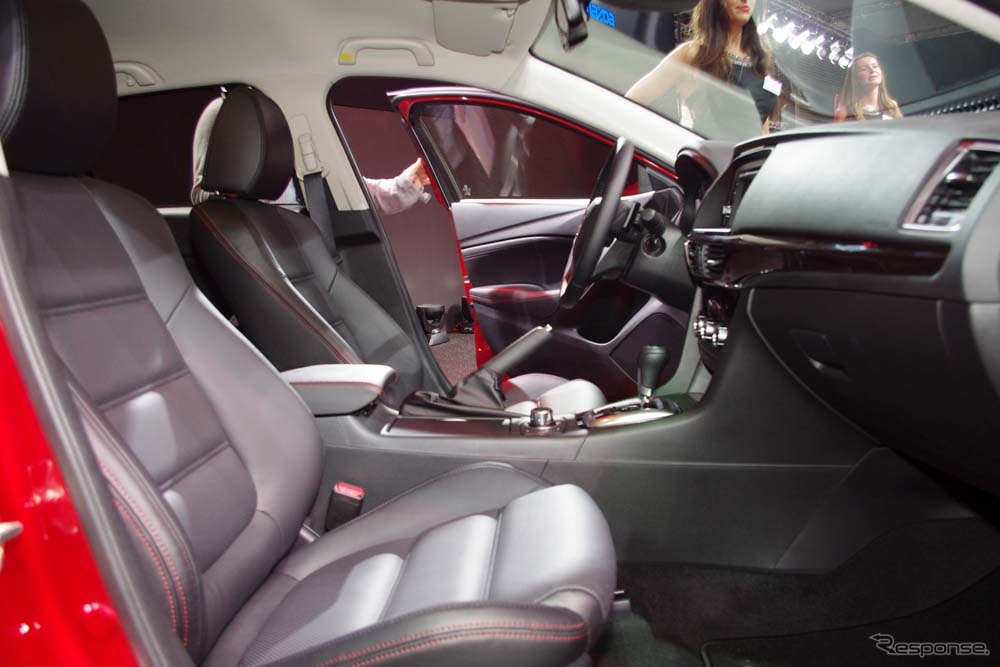 マツダ6ワゴン、日本名：アテンザワゴン（パリモーターショー12）