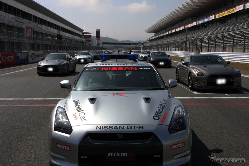 R35型 GT-R 限定のドライビングレッスン…2013年モデルも紹介