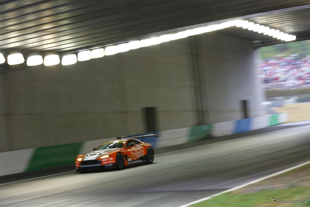 【SUPER GT 最終戦】GT300は峰尾/横溝組のポルシェが逆転でタイトル制す［写真蔵］