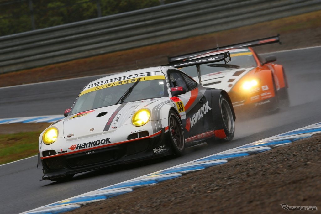 【SUPER GT 最終戦】GT300は峰尾/横溝組のポルシェが逆転でタイトル制す［写真蔵］