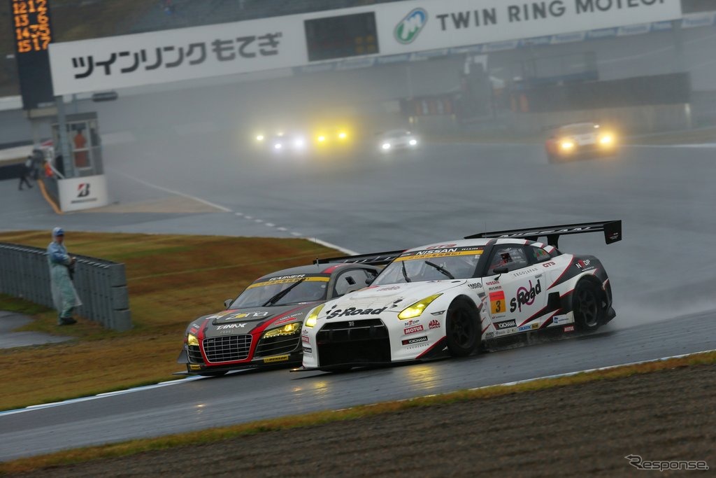 【SUPER GT 最終戦】GT300は峰尾/横溝組のポルシェが逆転でタイトル制す［写真蔵］