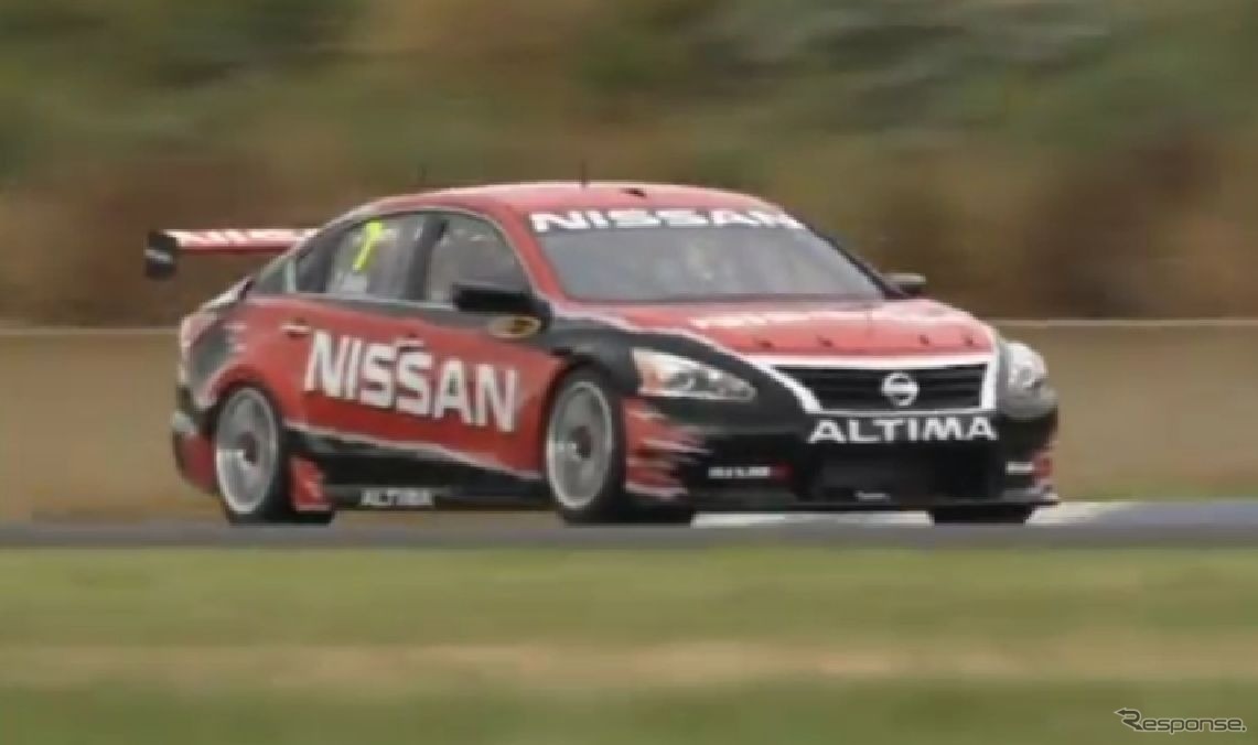 日産アルティマ V8スーパーカーのシェイクダウンテスト