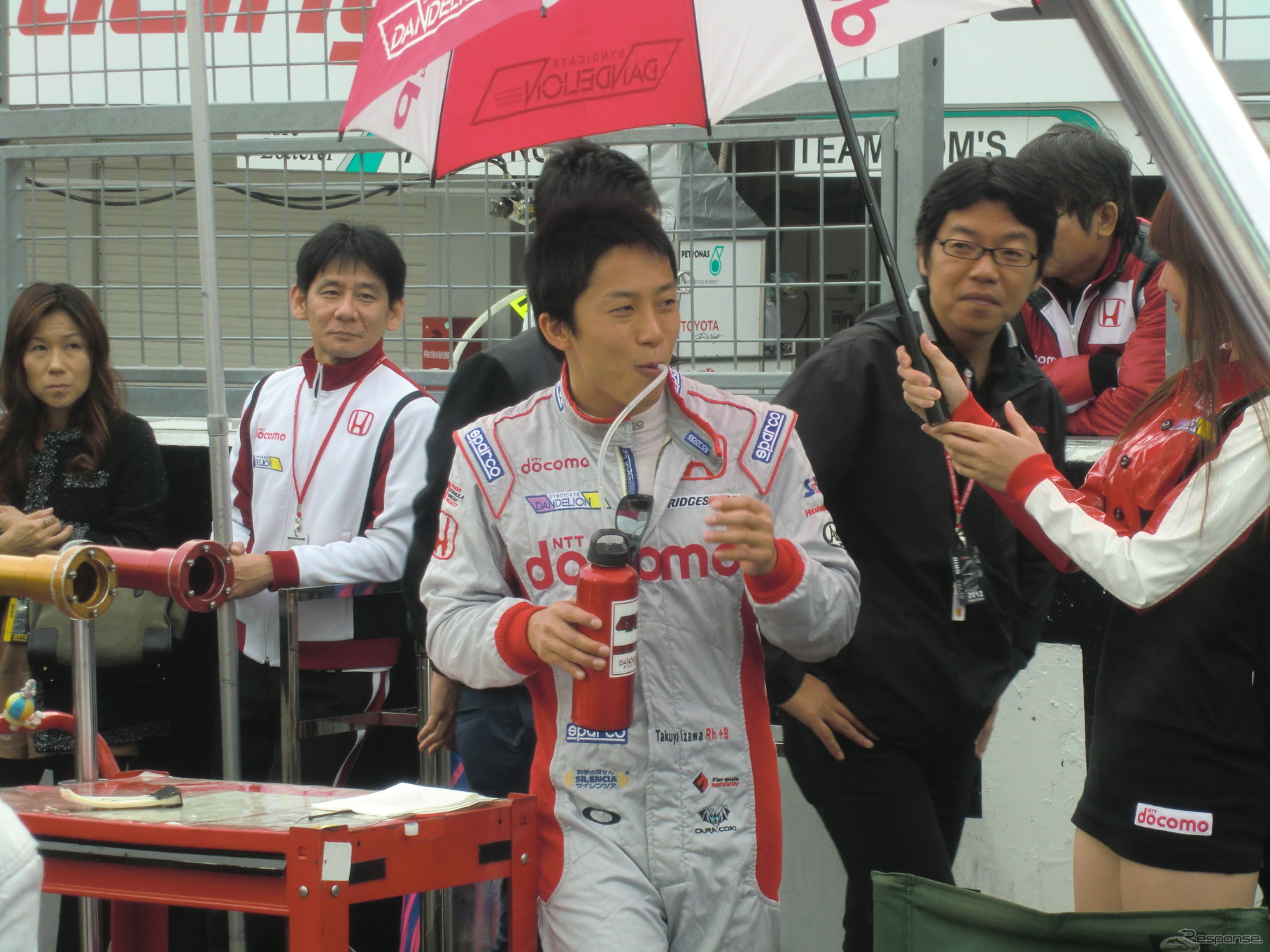 第1レースを制した伊沢。第2レースは6番グリッドからのスタート。
