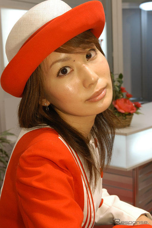 【東京モーターショー04】コンパニオン写真蔵…パートナーに